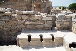 WC comune a Knosso